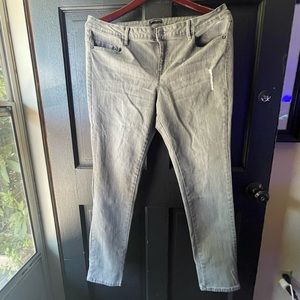 Metaphor Gray Size 16 Jeans - minor distressed
